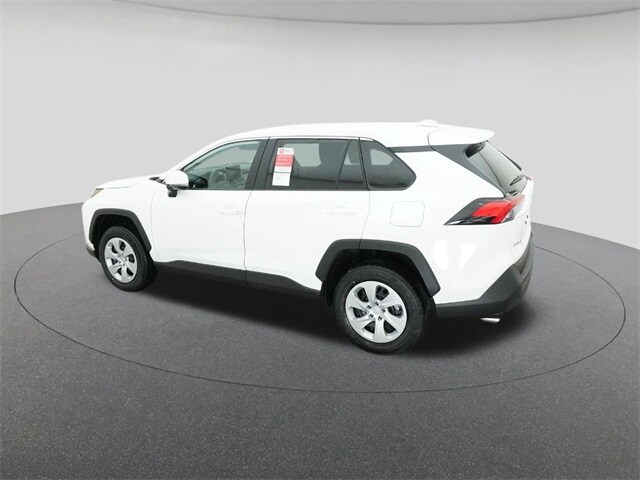 2025 Toyota RAV4 LE photo 4