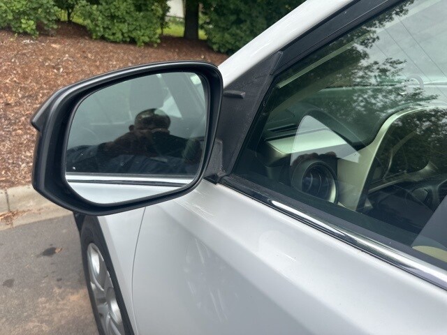 2013 Toyota RAV4 LE photo 4