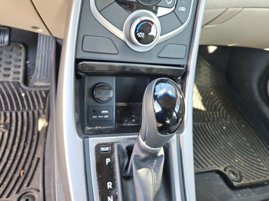 Used 2016 Hyundai Elantra SE Sedan