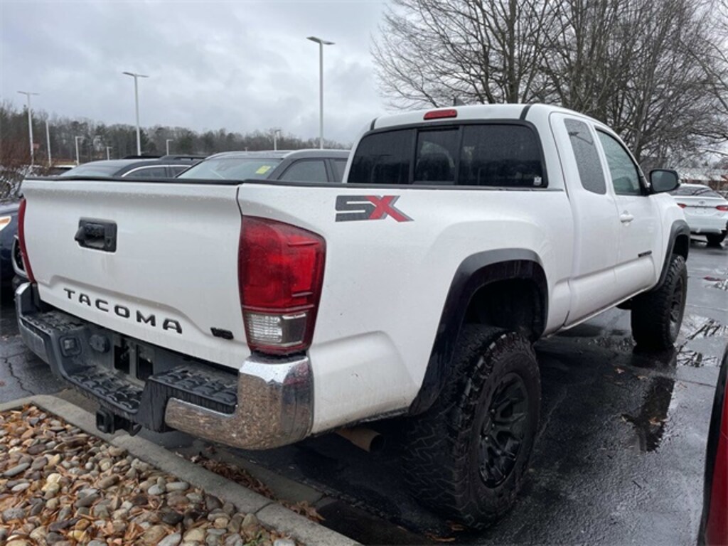 Used 2017 Toyota Tacoma SR5 Truck