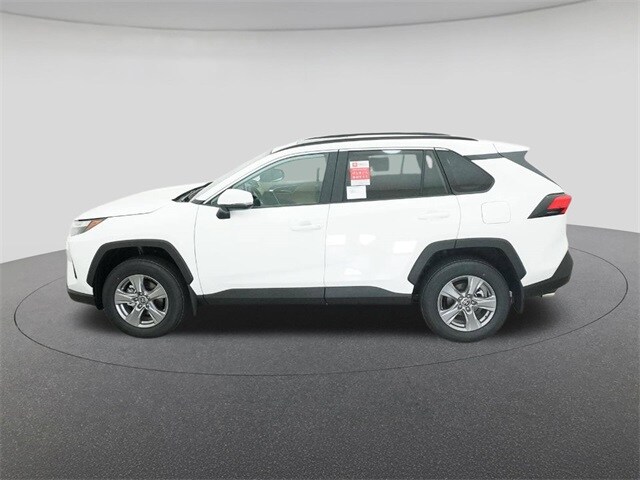 2025 Toyota RAV4 XLE photo 3