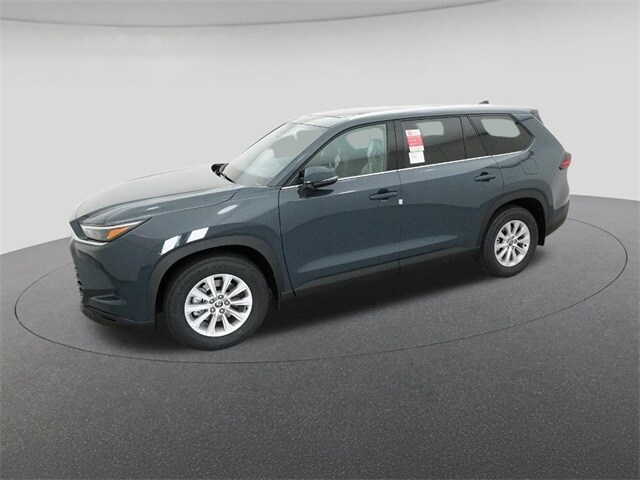 2026 Toyota Highlander Hybrid XLE photo 2