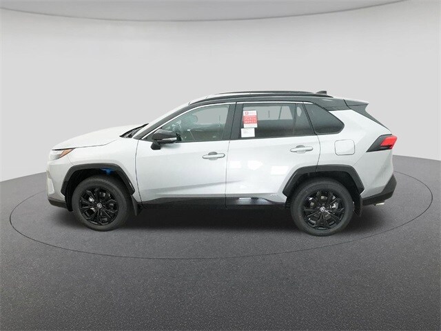 2025 Toyota RAV4 Hybrid XSE photo 3