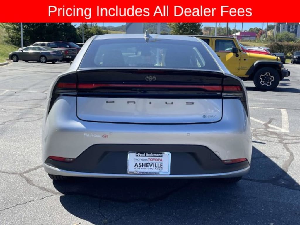 Used 2025 Toyota Prius LE Hatchback
