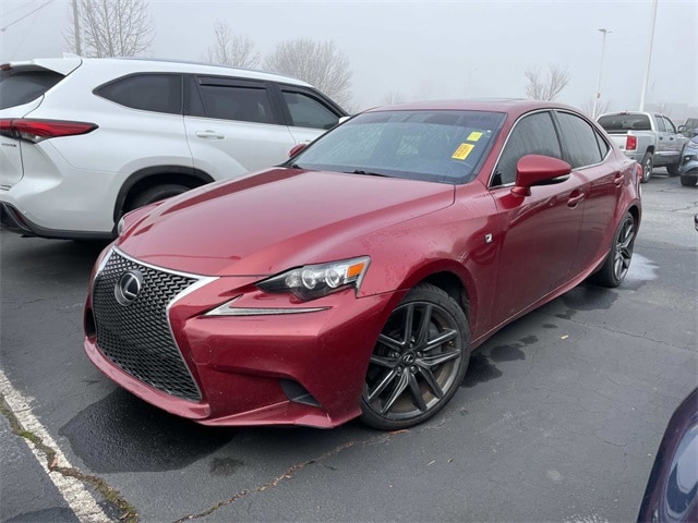 2015 Lexus IS 350's photo