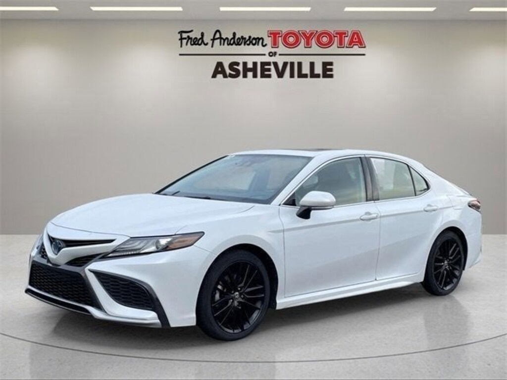 Used 2022 Toyota Camry Hybrid XSE Sedan