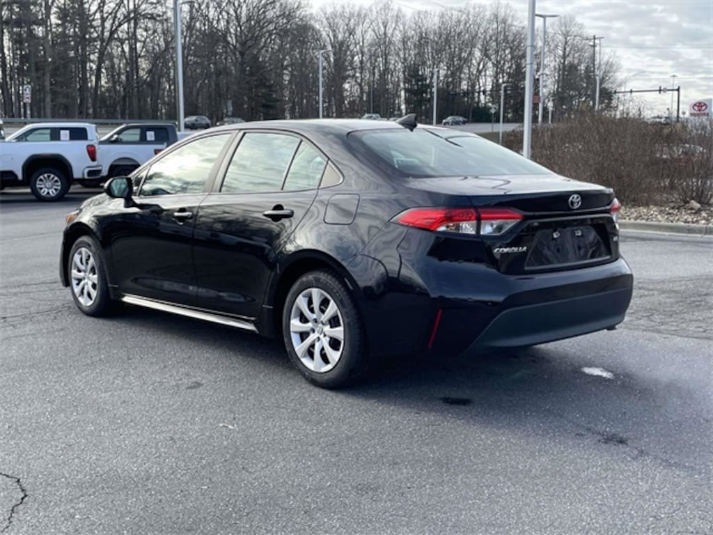 Used 2024 Toyota Corolla LE Sedan