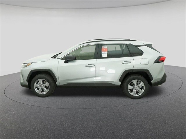 2025 Toyota RAV4 Hybrid LE photo 3