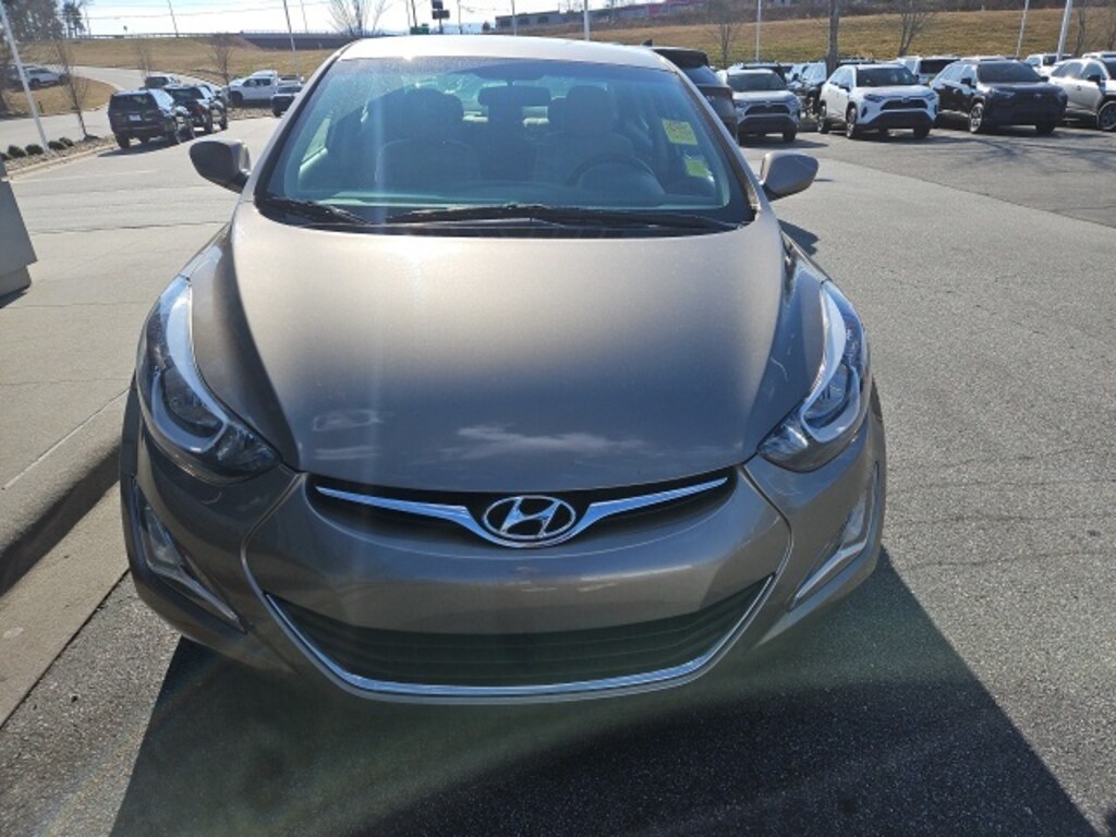 Used 2016 Hyundai Elantra SE Sedan