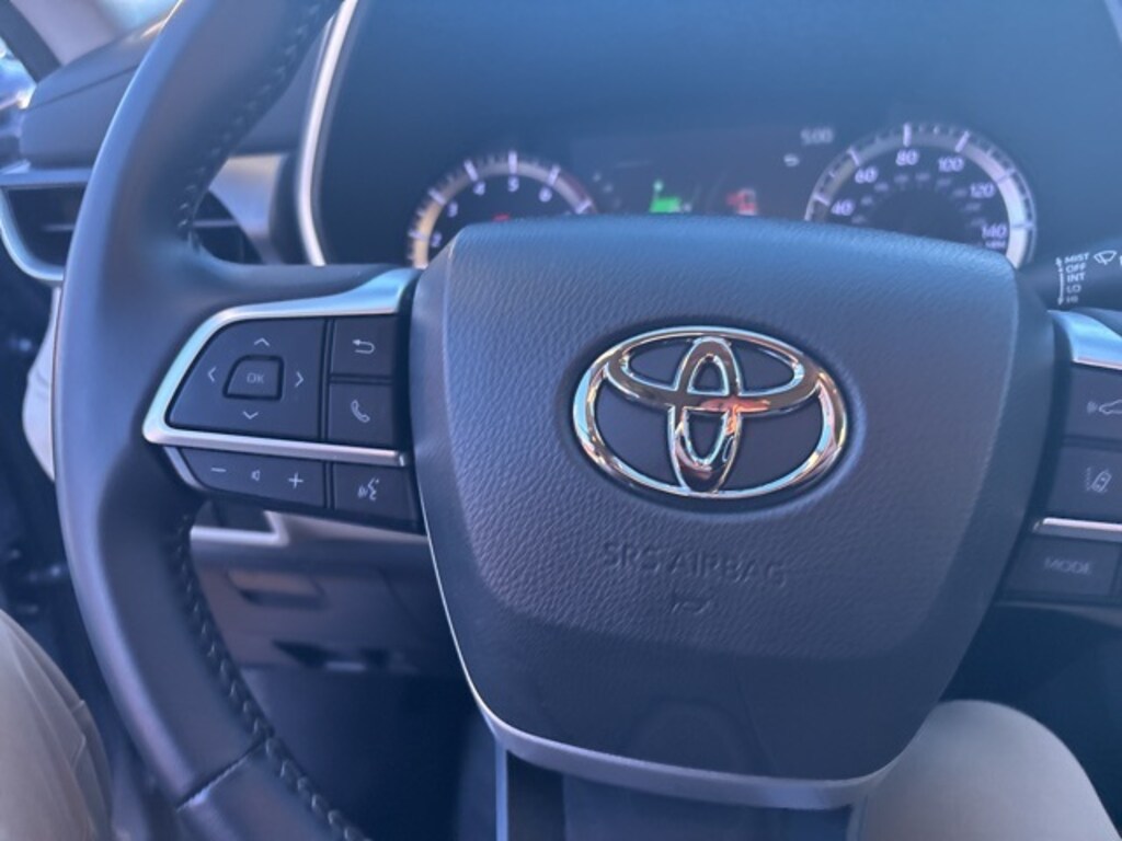Used 2023 Toyota Highlander XLE SUV
