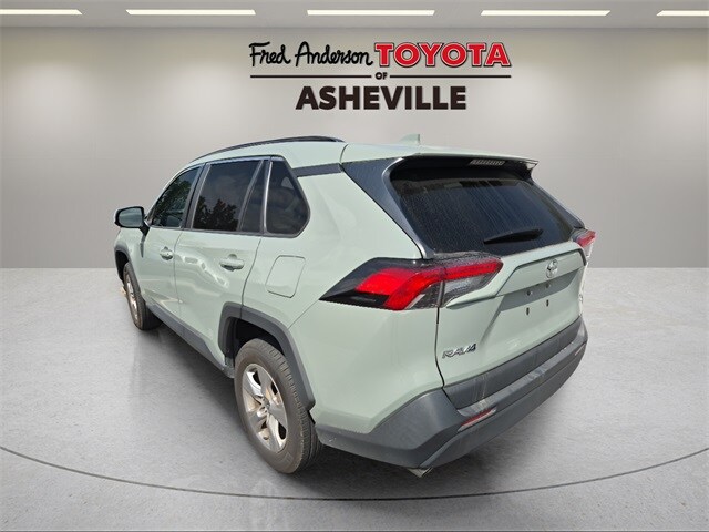 2023 Toyota RAV4 XLE photo 2