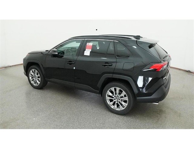 2025 Toyota RAV4 XLE Premium photo 4