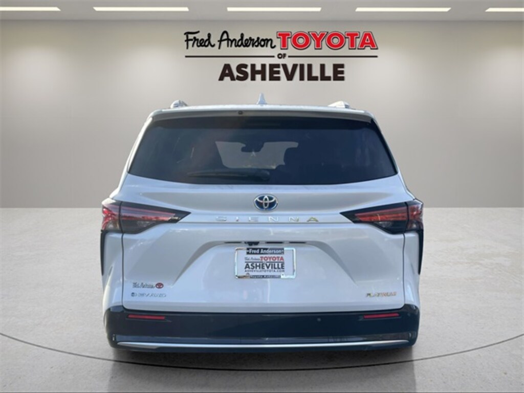 Used 2025 Toyota Sienna Platinum Minivan/Van