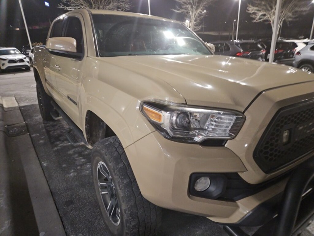 Used 2016 Toyota Tacoma SR5 Truck