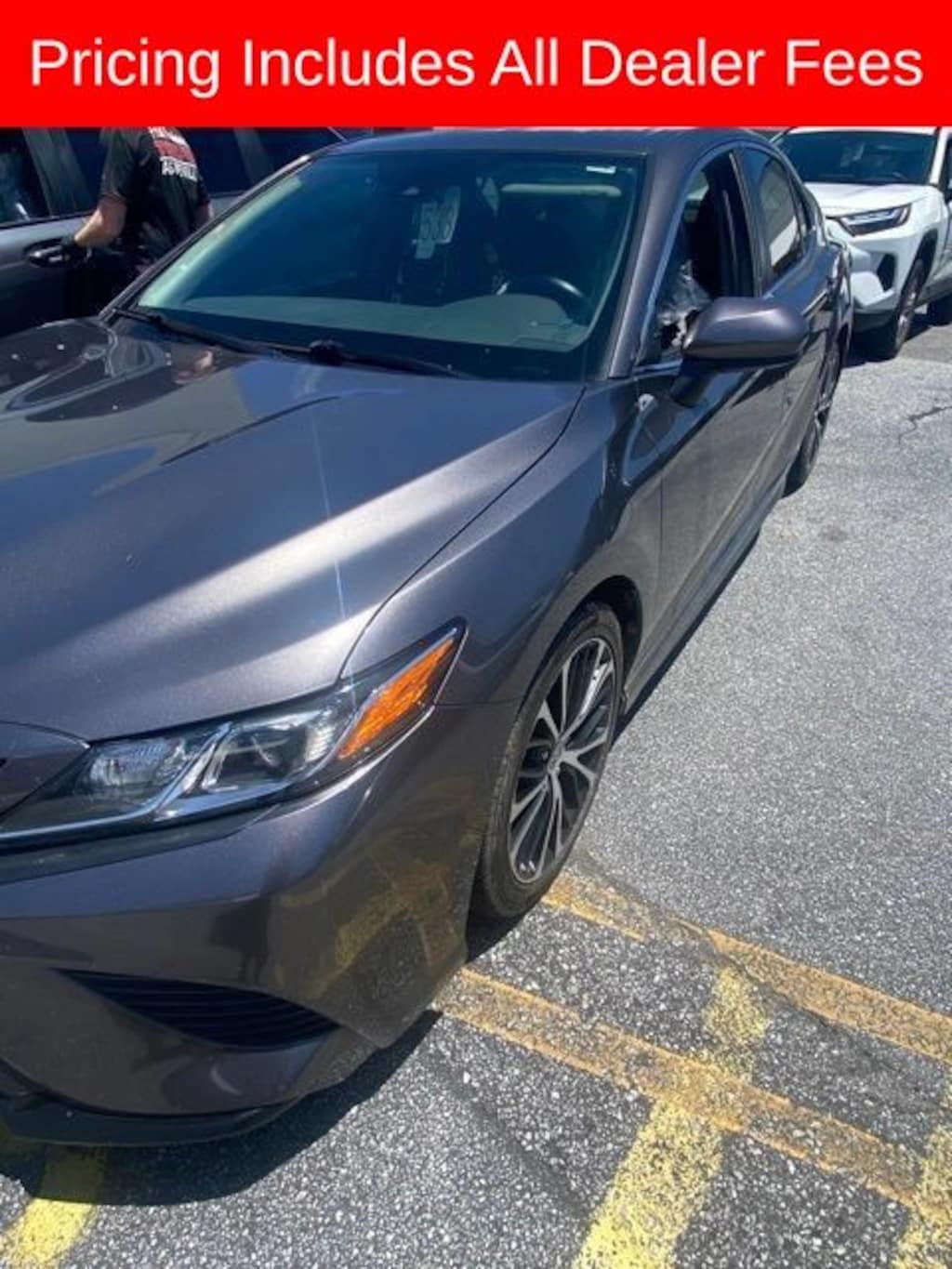 Used 2020 Toyota Camry SE Sedan