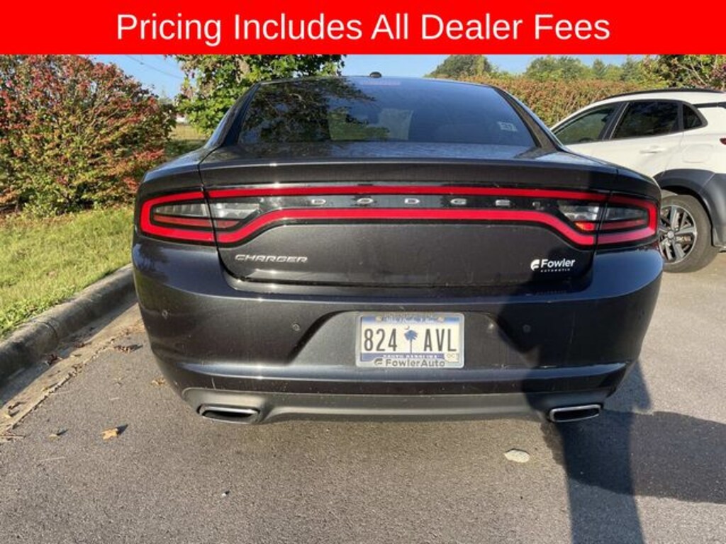 Used 2017 Dodge Charger SE Sedan