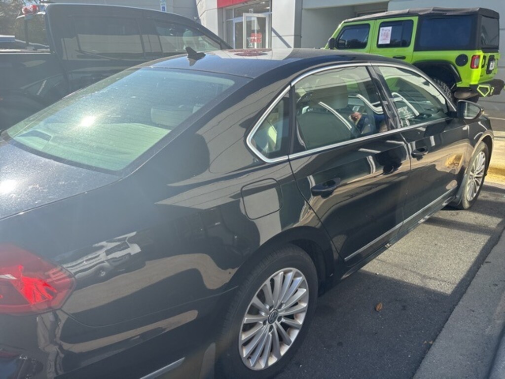 Used 2016 Volkswagen Passat 1.8T SE Sedan
