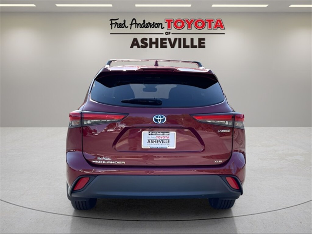 Used 2022 Toyota Highlander Hybrid XLE SUV