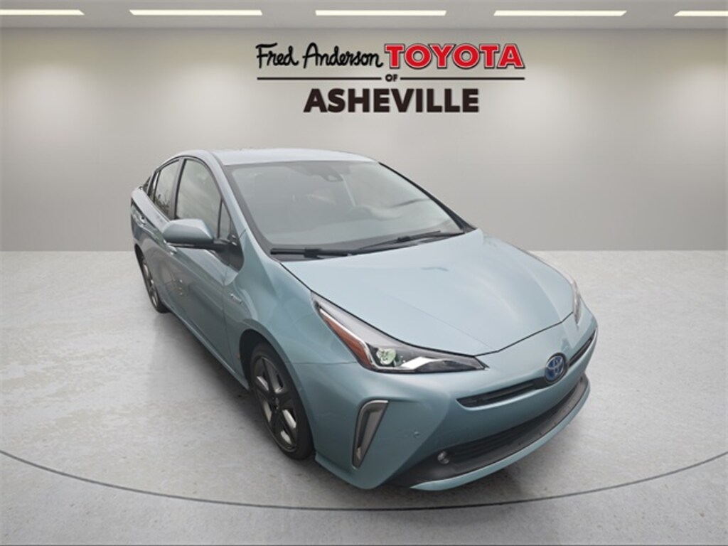 Used 2022 Toyota Prius L Hatchback