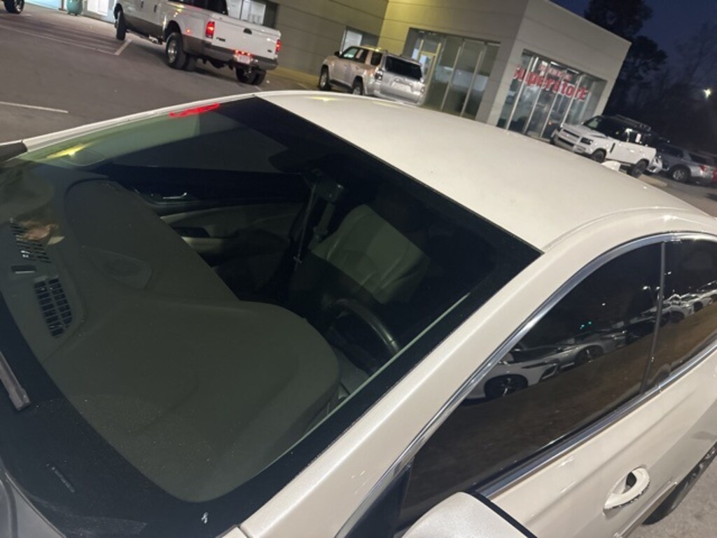 Used 2017 Buick LaCrosse Essence Sedan