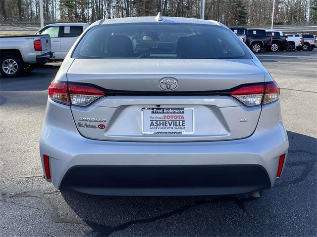 2024 Toyota Corolla LE photo 4