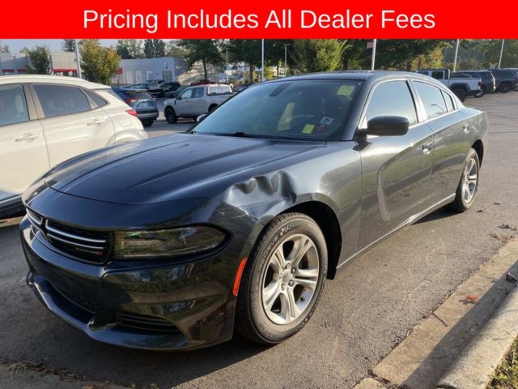 Used 2017 Dodge Charger SE Sedan