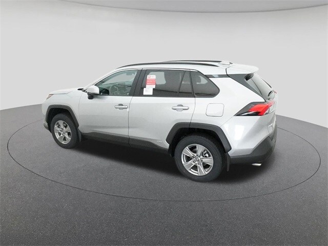 2025 Toyota RAV4 Hybrid XLE photo 4