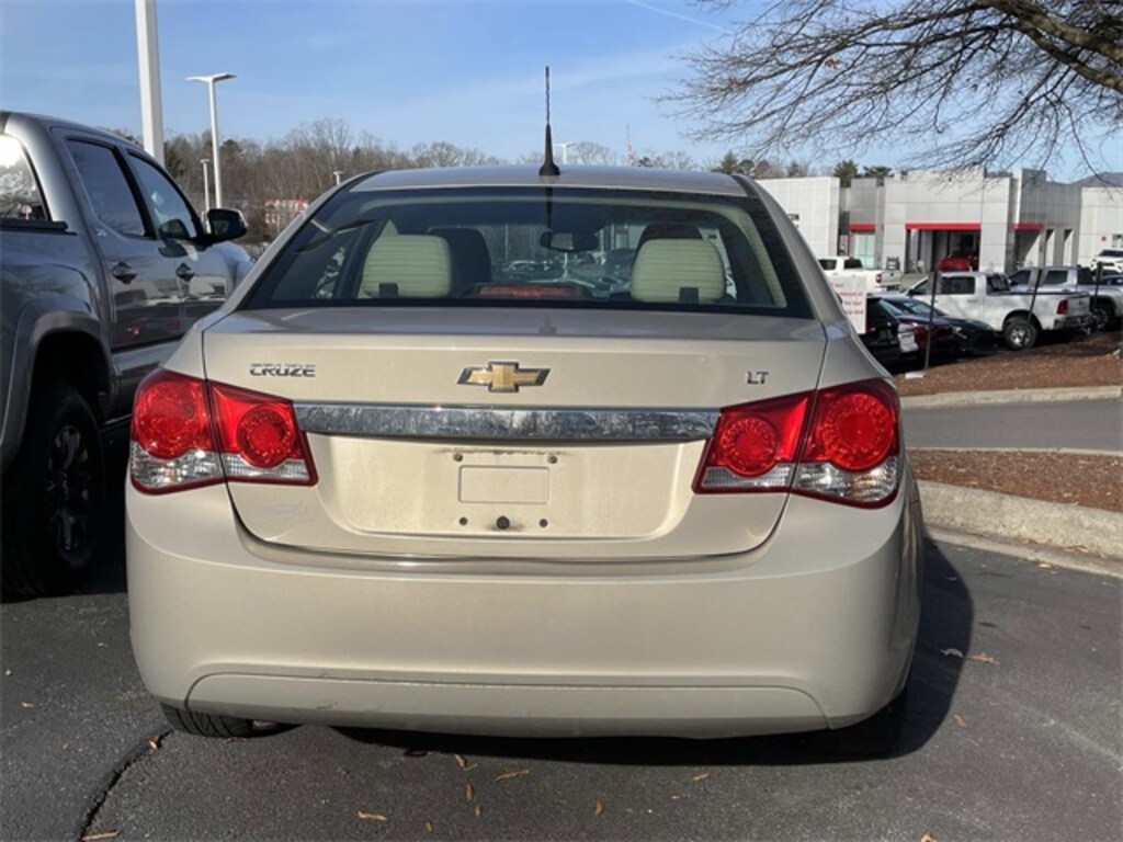 Used 2011 Chevrolet Cruze 2LT Sedan