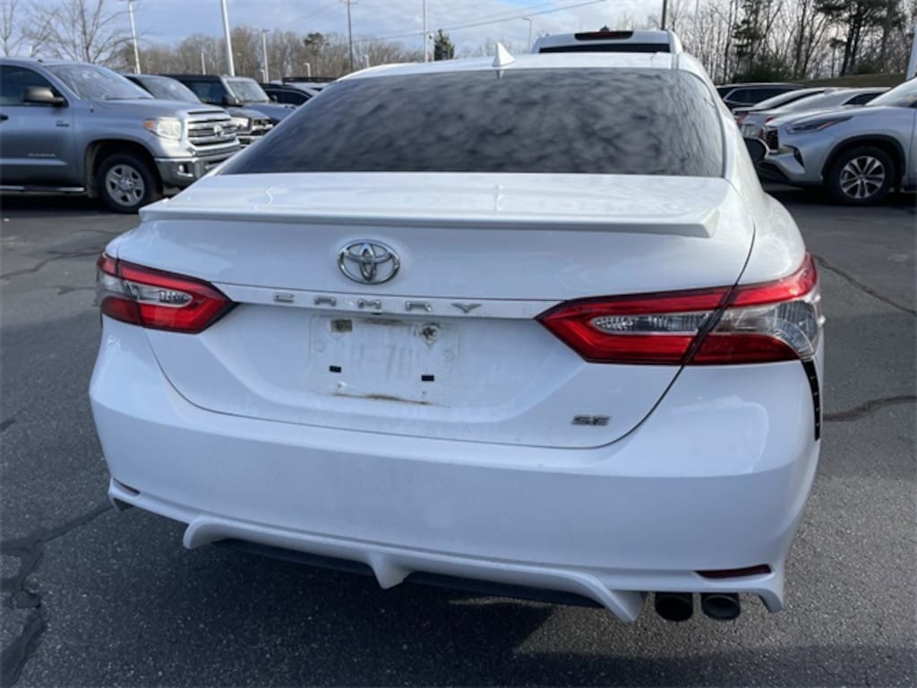 Used 2019 Toyota Camry SE Sedan
