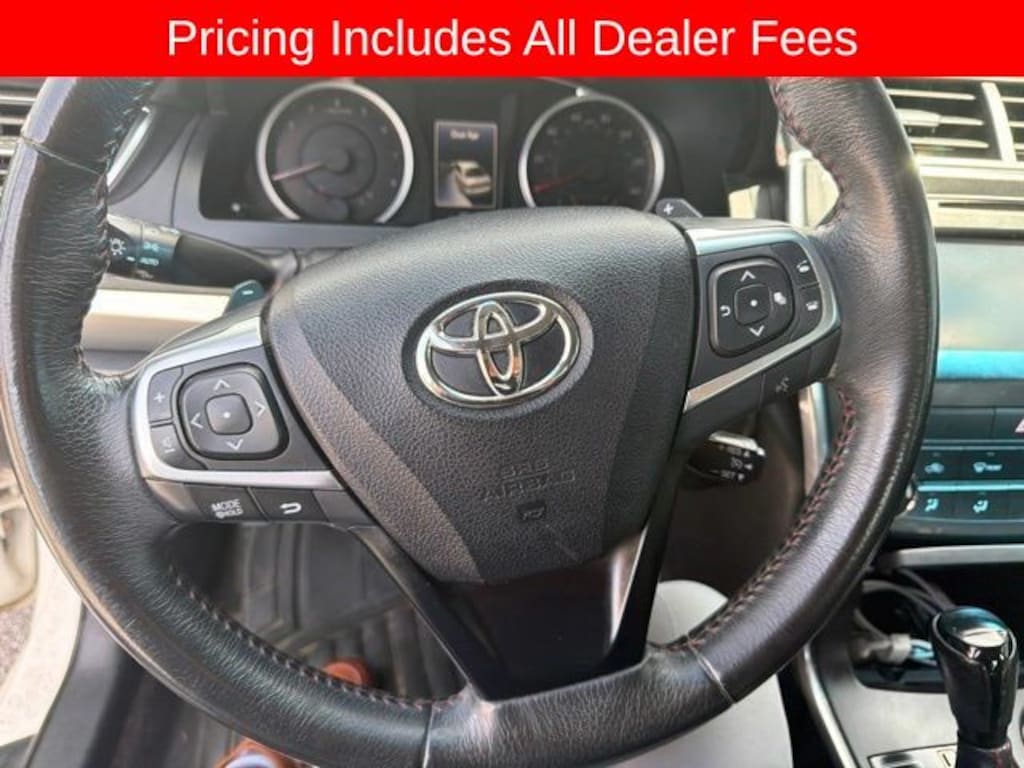 Used 2017 Toyota Camry SE Sedan