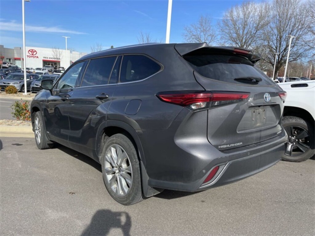 Used 2022 Toyota Highlander Hybrid Limited SUV