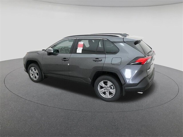 2025 Toyota RAV4 XLE photo 4