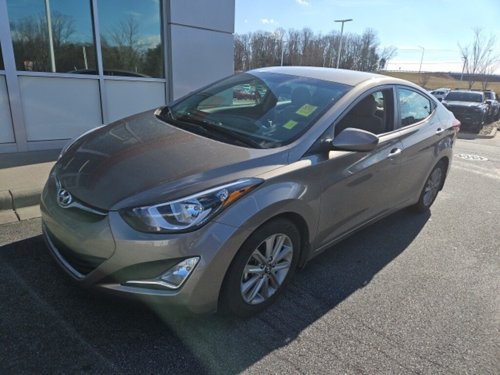Used 2016 Hyundai Elantra SE Sedan