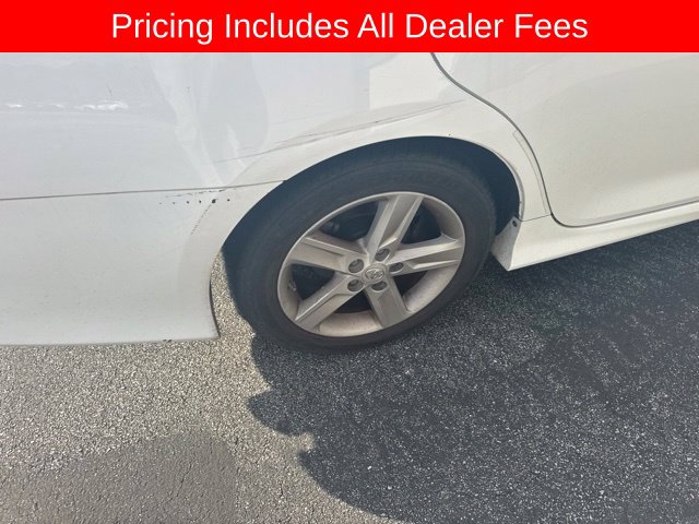 Used 2014 Toyota Camry SE Sedan