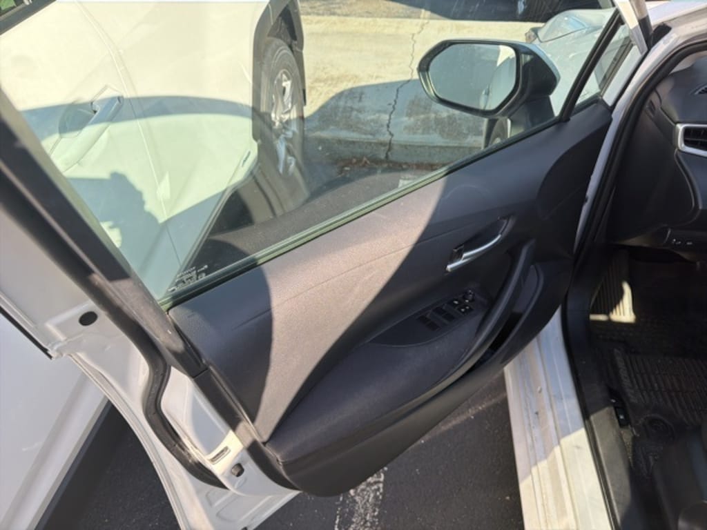 Used 2020 Toyota Corolla LE Sedan