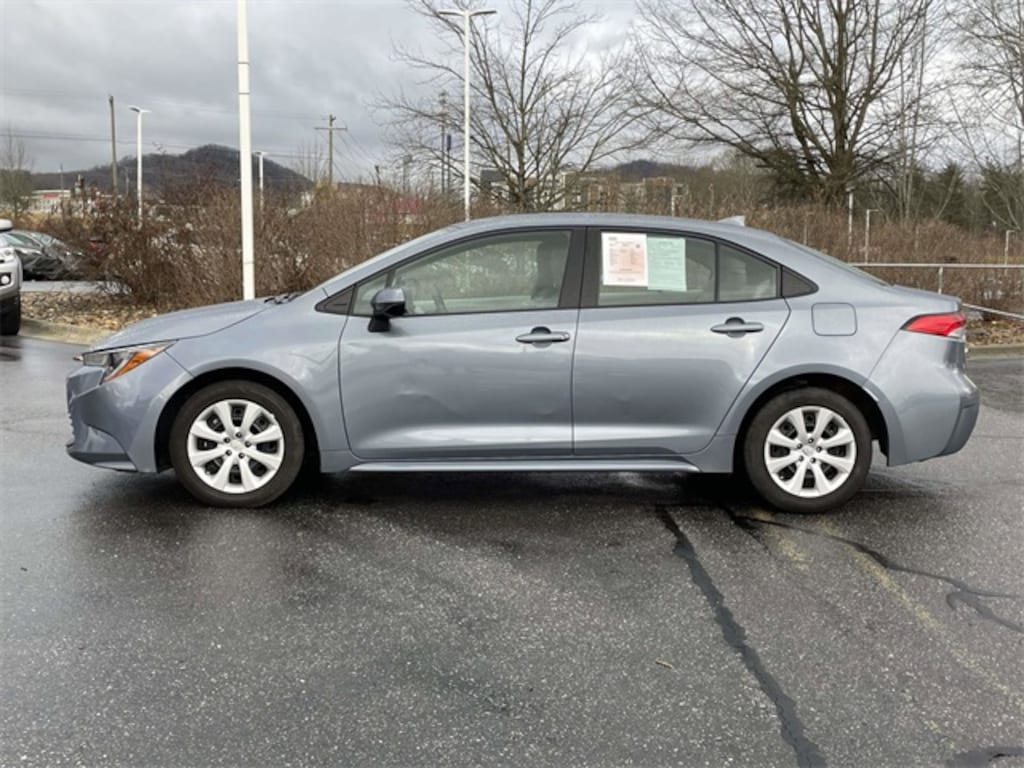 Used 2024 Toyota Corolla LE Sedan