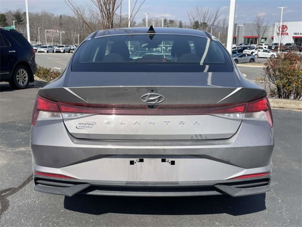 Used 2023 Hyundai Elantra SEL Sedan