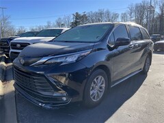 2025 Toyota Sienna XLE Minivan/Van