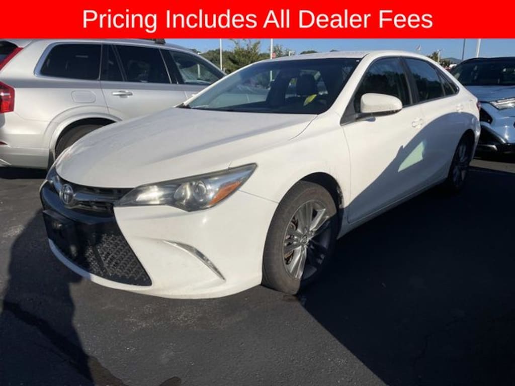 Used 2017 Toyota Camry SE Sedan