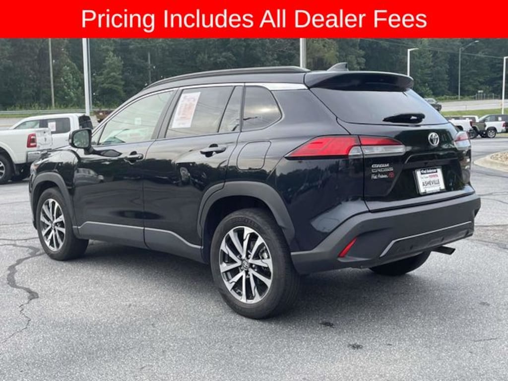 Used 2025 Toyota Corolla Cross XLE SUV