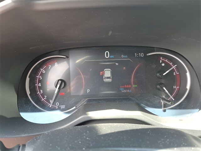 2023 Toyota RAV4 XLE photo 3