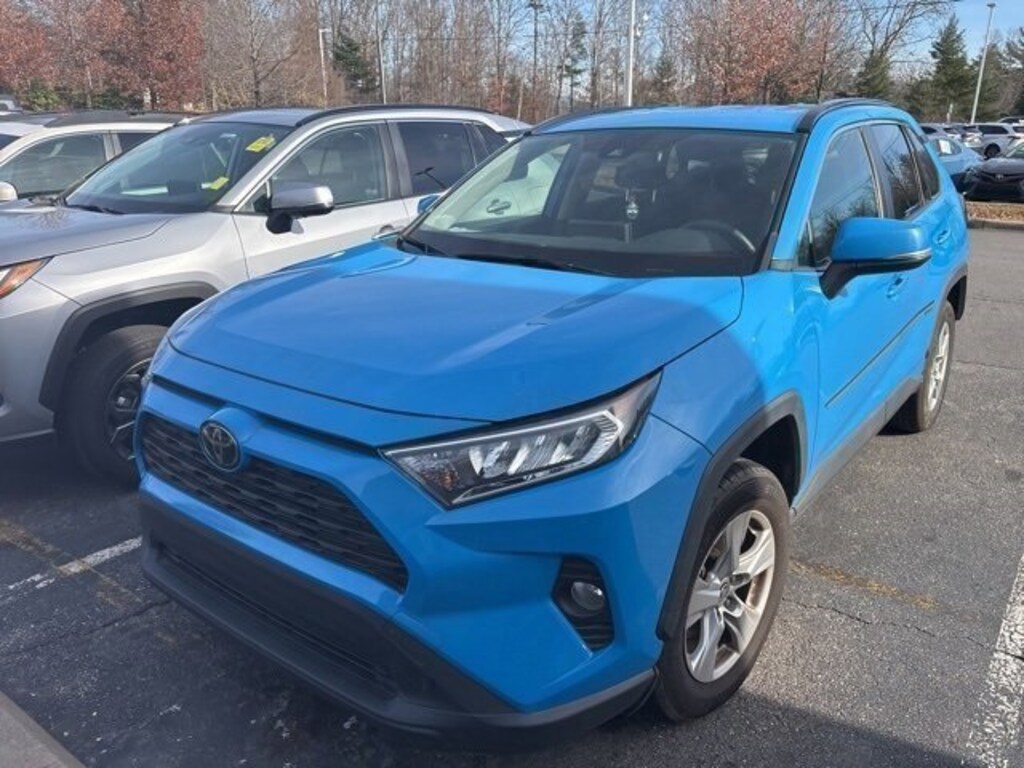 Used 2020 Toyota RAV4 XLE SUV