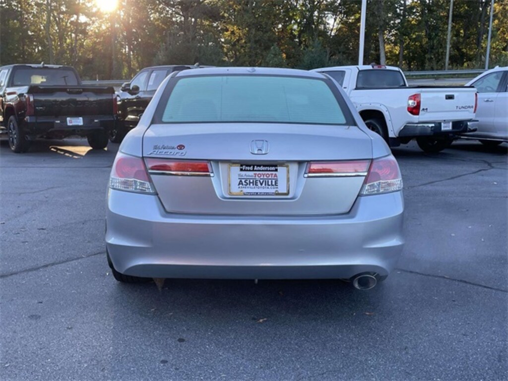 Used 2011 Honda Accord EX-L Sedan
