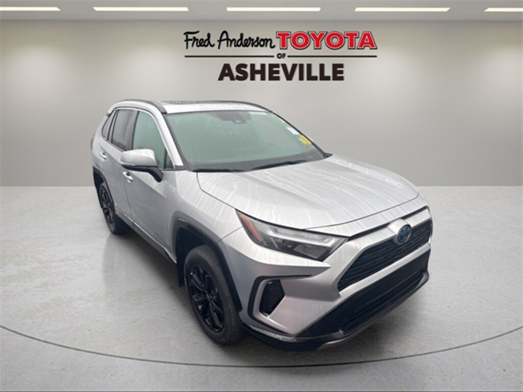 Used 2022 Toyota RAV4 Hybrid SE SUV