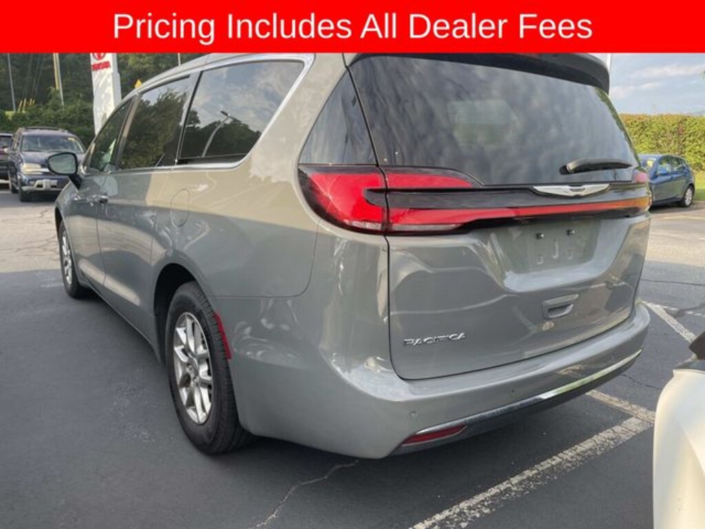 Used 2025 Chrysler Pacifica Select Minivan/Van