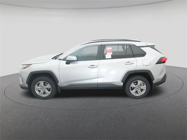 2025 Toyota RAV4 Hybrid XLE photo 3