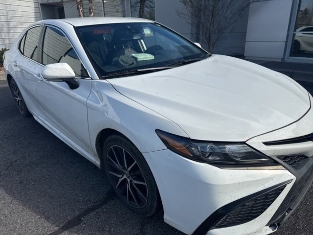 Used 2021 Toyota Camry SE Sedan