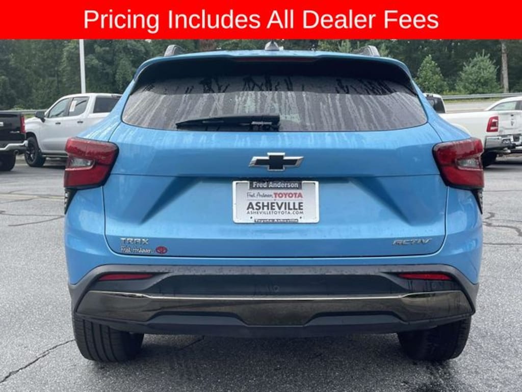 Used 2025 Chevrolet Trax Activ SUV