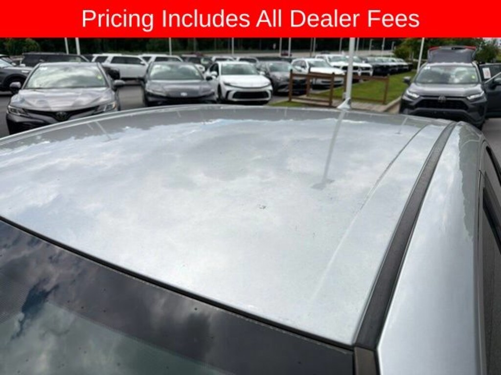Used 2020 Toyota Camry SE Sedan
