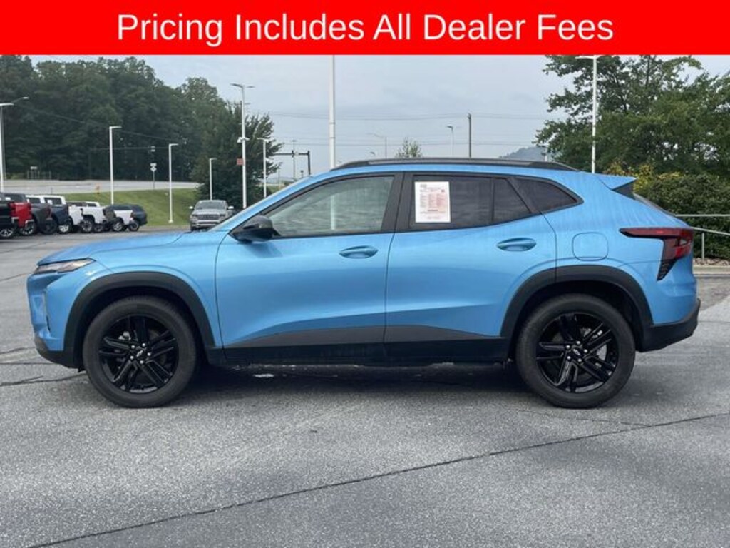 Used 2025 Chevrolet Trax Activ SUV